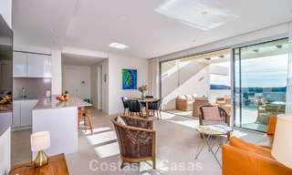 Luxueus 3-slaapkamer appartement te koop met panoramisch zeezicht in een gated resort in Marbella - Benahavis 791563 