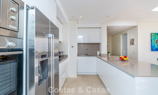 Luxueus 3-slaapkamer appartement te koop met panoramisch zeezicht in een gated resort in Marbella - Benahavis 791568 