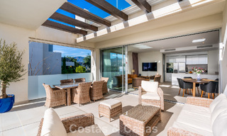 Luxueus 3-slaapkamer appartement te koop met panoramisch zeezicht in een gated resort in Marbella - Benahavis 791574 
