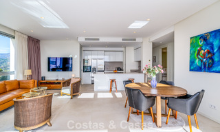 Luxueus 3-slaapkamer appartement te koop met panoramisch zeezicht in een gated resort in Marbella - Benahavis 791575 