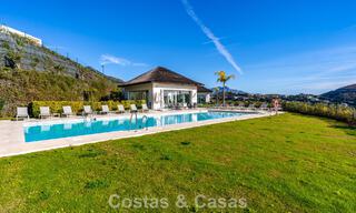 Luxueus 3-slaapkamer appartement te koop met panoramisch zeezicht in een gated resort in Marbella - Benahavis 791581 