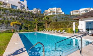 Luxueus 3-slaapkamer appartement te koop met panoramisch zeezicht in een gated resort in Marbella - Benahavis 791582 