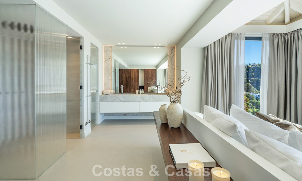 Luxueuze klasse-villa te koop met panoramisch uitzicht, grenzend aan de golfbaan in Marbella - Benahavis 791593