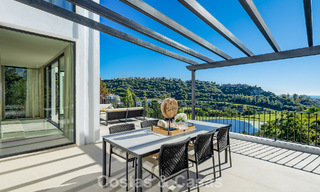 Luxueuze klasse-villa te koop met panoramisch uitzicht, grenzend aan de golfbaan in Marbella - Benahavis 791603 