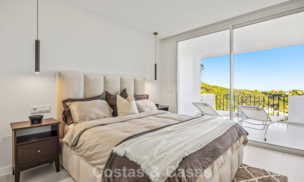 Instapklaar, luxe appartement te koop met prachtig uitzicht in een prestigieuze golfenclave van La Quinta in Benahavis - Marbella 791520