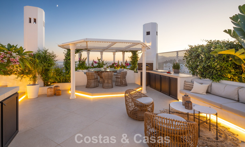 Exclusief duplex penthouse met privézwembad en panoramisch zeezicht te koop in Marbella’s Golden Mile 791644