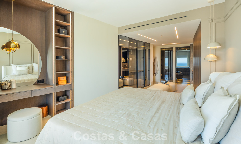 Exclusief duplex penthouse met privézwembad en panoramisch zeezicht te koop in Marbella’s Golden Mile 791663