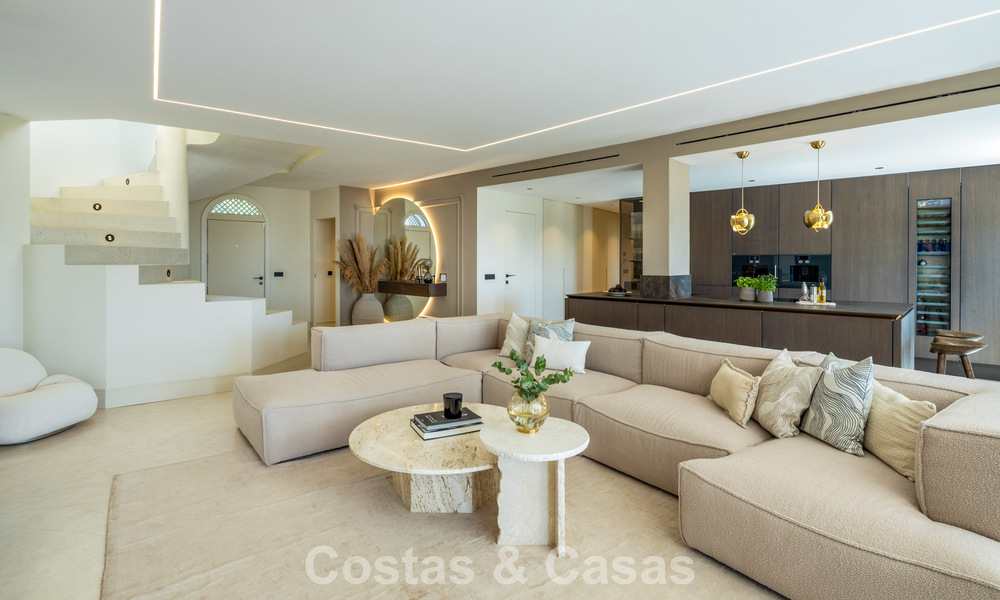 Exclusief duplex penthouse met privézwembad en panoramisch zeezicht te koop in Marbella’s Golden Mile 791669