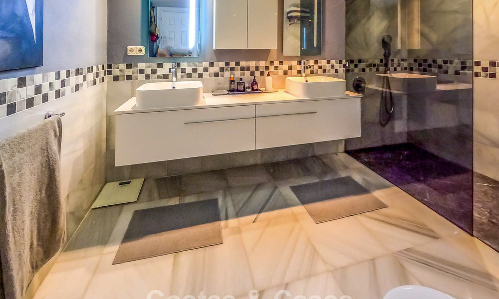 Instapklaar, ruim penthouse met fantastisch zeezicht te koop in Marbella - Benahavis 791773