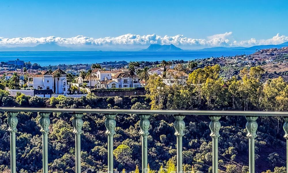 Instapklaar, ruim penthouse met fantastisch zeezicht te koop in Marbella - Benahavis 791782