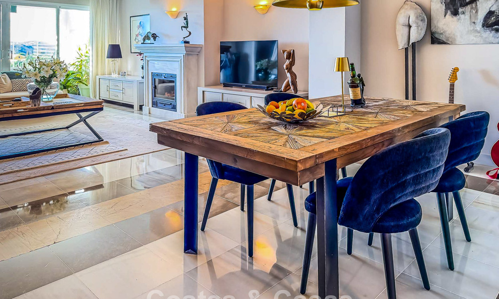 Instapklaar, ruim penthouse met fantastisch zeezicht te koop in Marbella - Benahavis 791785