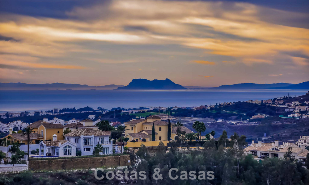 Instapklaar, ruim penthouse met fantastisch zeezicht te koop in Marbella - Benahavis 791793