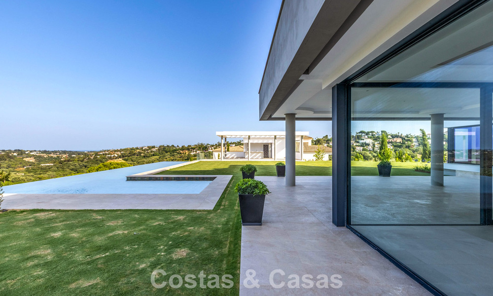 Gloednieuwe luxe villa met een geavanceerd hedendaags design te koop in Sotogrande Alto, Costa del Sol 791840