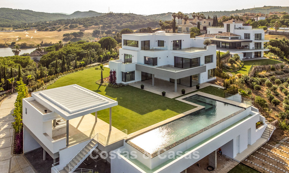 Gloednieuwe luxe villa met een geavanceerd hedendaags design te koop in Sotogrande Alto, Costa del Sol 791853