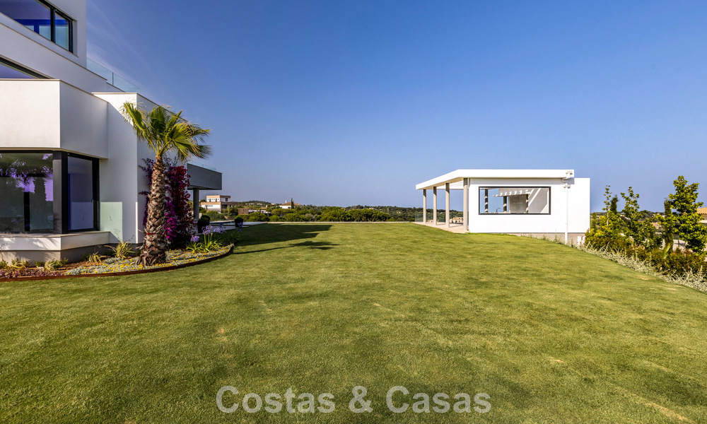Gloednieuwe luxe villa met een geavanceerd hedendaags design te koop in Sotogrande Alto, Costa del Sol 791857