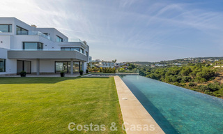 Gloednieuwe luxe villa met een geavanceerd hedendaags design te koop in Sotogrande Alto, Costa del Sol 791867 