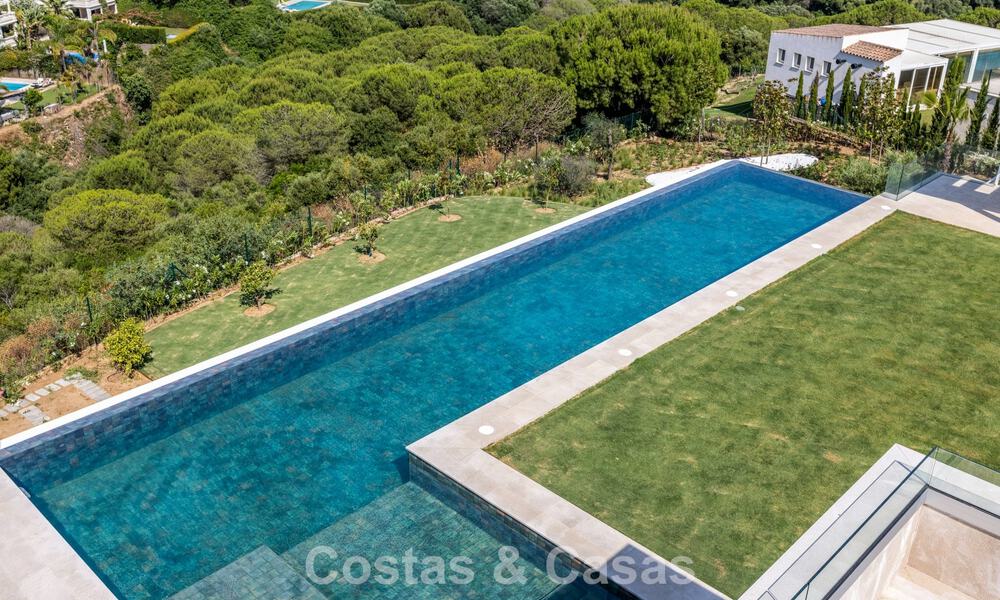 Gloednieuwe luxe villa met een geavanceerd hedendaags design te koop in Sotogrande Alto, Costa del Sol 791874