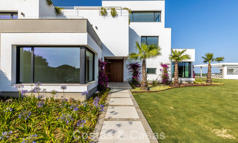 Gloednieuwe luxe villa met een geavanceerd hedendaags design te koop in Sotogrande Alto, Costa del Sol 791880