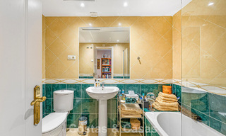 Instapklaar appartement te koop in een exclusieve urbanisatie aan de strandzijde tussen Puerto Banus en San Pedro, Marbella 792037 