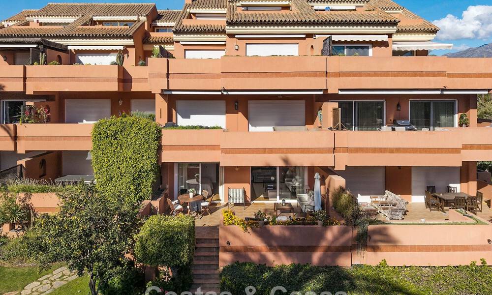 Instapklaar appartement te koop in een exclusieve urbanisatie aan de strandzijde tussen Puerto Banus en San Pedro, Marbella 792039