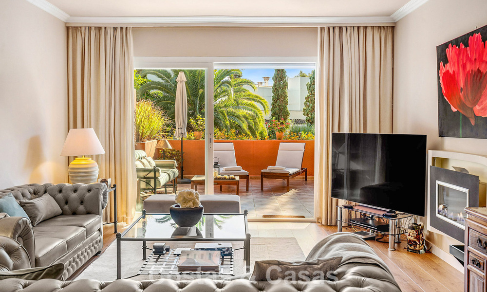 Instapklaar appartement te koop in een exclusieve urbanisatie aan de strandzijde tussen Puerto Banus en San Pedro, Marbella 792049