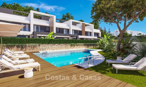 Eigentijdse townhouses met hedendaags ontwerp te koop in een golfomgeving van Mijas Costa, Costa del Sol 791820