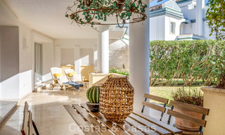 Zeer ruim tuinappartement te koop in een beachfront complex op de New Golden Mile tussen Marbella en Estepona 792097 