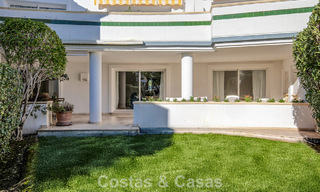 Zeer ruim tuinappartement te koop in een beachfront complex op de New Golden Mile tussen Marbella en Estepona 792101 