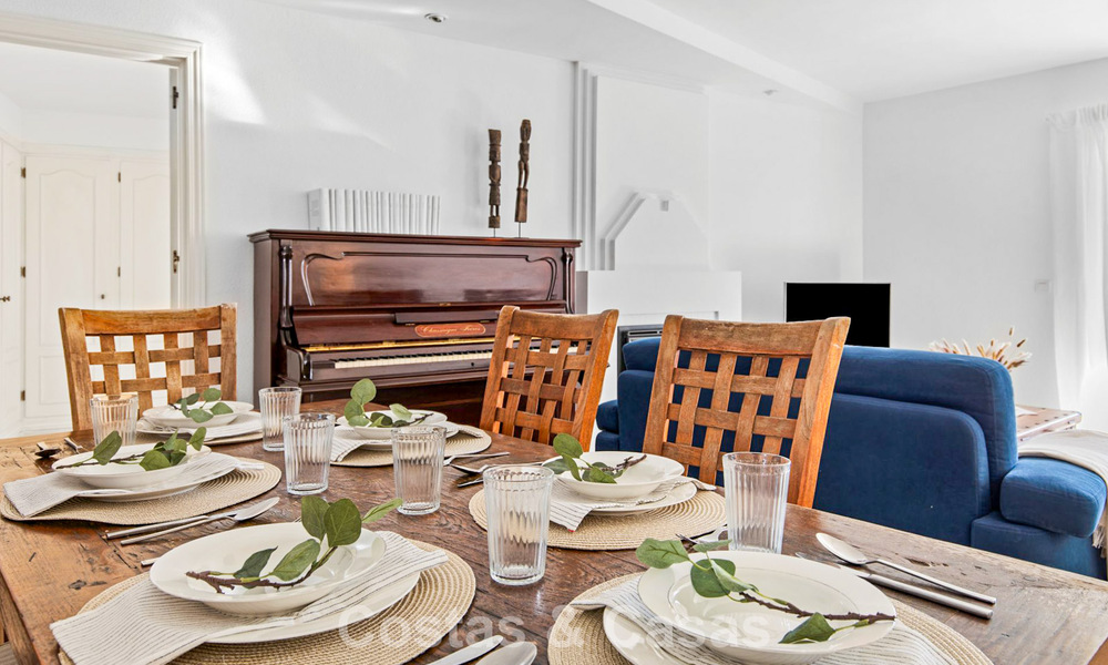 Zeer ruim tuinappartement te koop in een beachfront complex op de New Golden Mile tussen Marbella en Estepona 792105