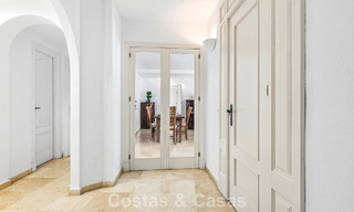 Zeer ruim tuinappartement te koop in een beachfront complex op de New Golden Mile tussen Marbella en Estepona 792113 