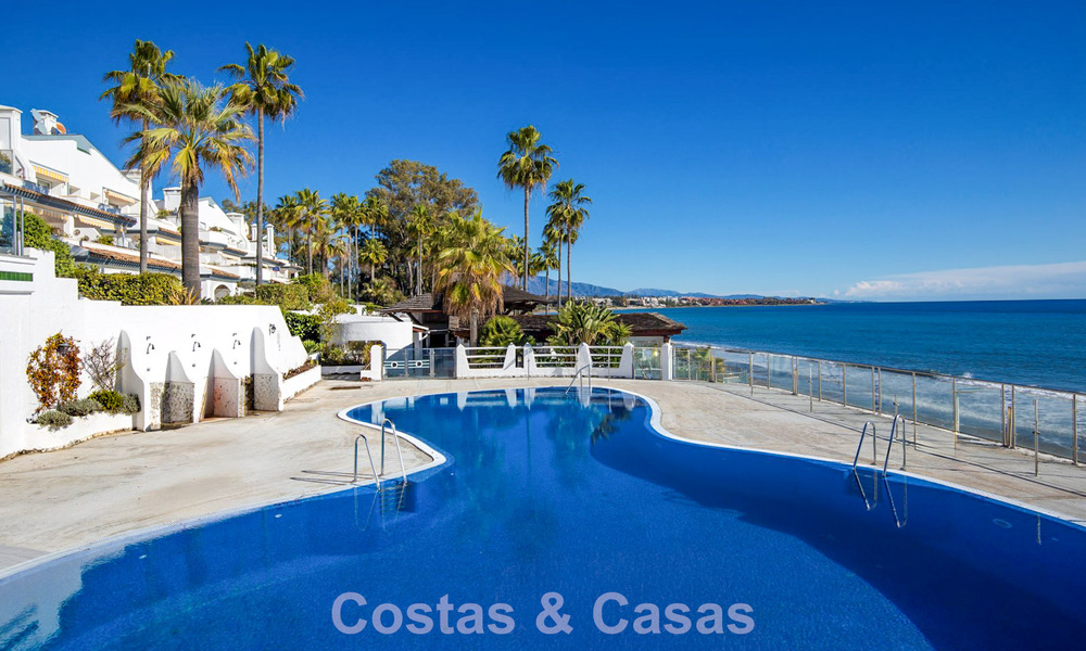 Zeer ruim tuinappartement te koop in een beachfront complex op de New Golden Mile tussen Marbella en Estepona 792134