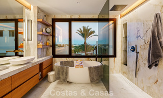 Eigentijds gerenoveerd duplex penthouse met privézwembad en panoramisch zeezicht in Nueva Andalucia, Marbella 792183 