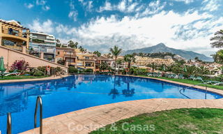 Elegant herenhuis met 4 slaapkamers te koop in een gated en beveiligde community van Nueva Andalucia, Marbella 792231 
