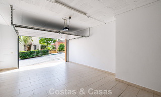 Elegant herenhuis met 4 slaapkamers te koop in een gated en beveiligde community van Nueva Andalucia, Marbella 792240 