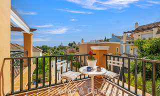 Elegant herenhuis met 4 slaapkamers te koop in een gated en beveiligde community van Nueva Andalucia, Marbella 792247 