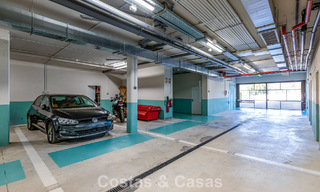 Modern penthouse te koop met panoramische uitzichten op zee en het Istán-meer, net boven Marbella’s Golden Mile 792279 