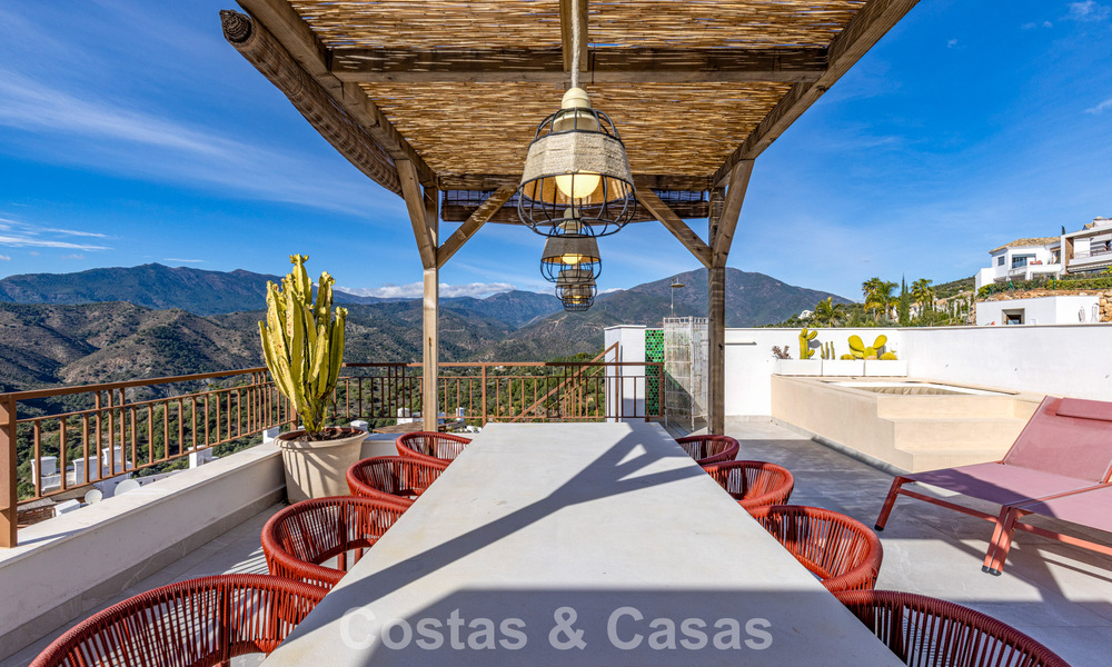 Modern penthouse te koop met panoramische uitzichten op zee en het Istán-meer, net boven Marbella’s Golden Mile 792297