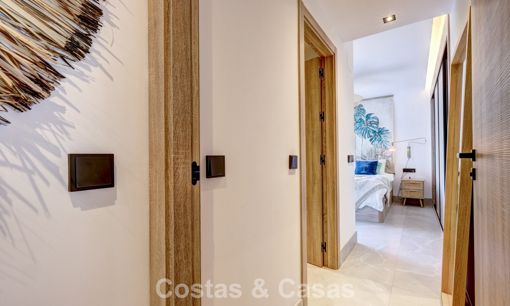 Modern penthouse te koop met panoramische uitzichten op zee en het Istán-meer, net boven Marbella’s Golden Mile 792306