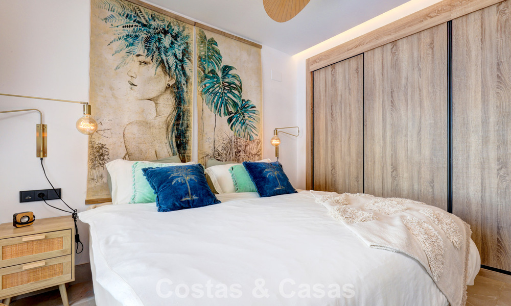 Modern penthouse te koop met panoramische uitzichten op zee en het Istán-meer, net boven Marbella’s Golden Mile 792309