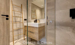 Modern penthouse te koop met panoramische uitzichten op zee en het Istán-meer, net boven Marbella’s Golden Mile 792316 