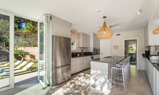 Prachtig gerenoveerde luxevilla met tijdloze Andalusische architectuur te koop aan de oostkant van Marbella 792402 