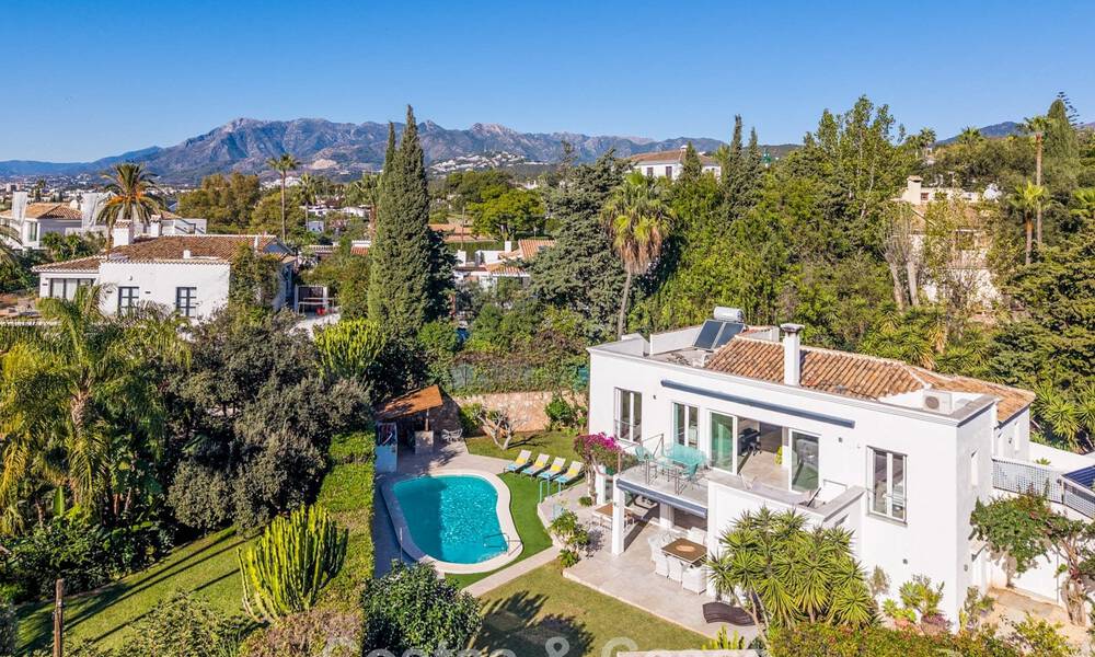 Prachtig gerenoveerde luxevilla met tijdloze Andalusische architectuur te koop aan de oostkant van Marbella 792408