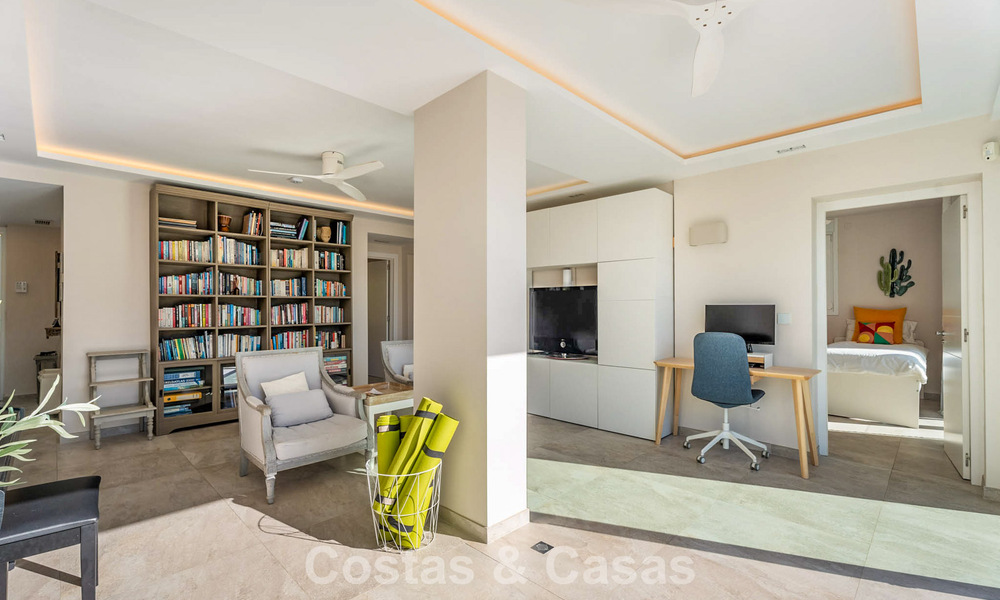 Prachtig gerenoveerde luxevilla met tijdloze Andalusische architectuur te koop aan de oostkant van Marbella 792419