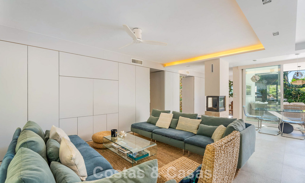 Prachtig gerenoveerde luxevilla met tijdloze Andalusische architectuur te koop aan de oostkant van Marbella 792431