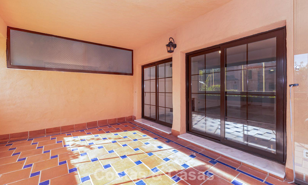 Ruim appartement te koop met 4 slaapkamers in een beachside complex op de New Golden Mile tussen Marbella en Estepona 792473