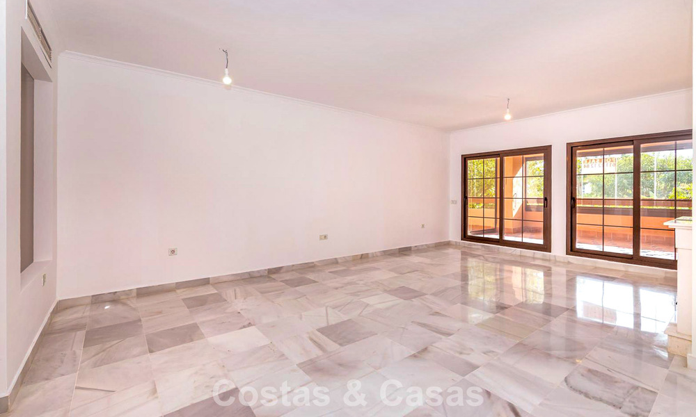 Ruim appartement te koop met 4 slaapkamers in een beachside complex op de New Golden Mile tussen Marbella en Estepona 792482