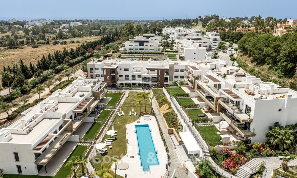 Gloednieuw, modern penthouse met ruim solarium te koop in een gated complex in Benahavis - Marbella 792556