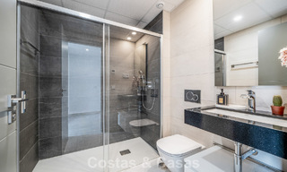 Gloednieuw, modern penthouse met ruim solarium te koop in een gated complex in Benahavis - Marbella 792569 