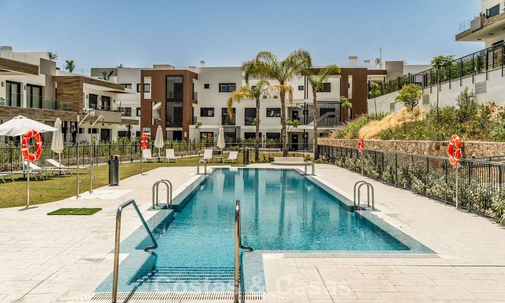 Gloednieuw, modern penthouse met ruim solarium te koop in een gated complex in Benahavis - Marbella 792572