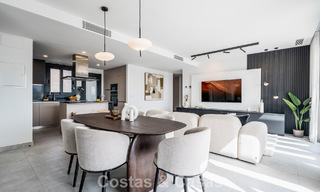 Gloednieuw, modern penthouse met ruim solarium te koop in een gated complex in Benahavis - Marbella 792573 